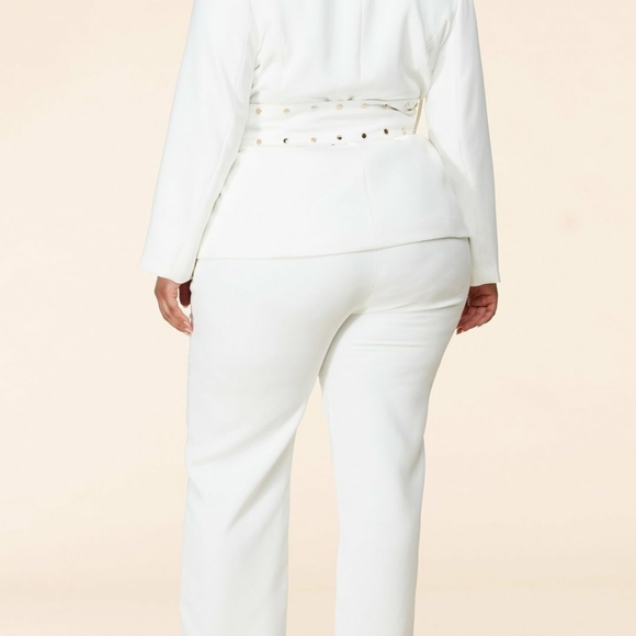 Gorgeous White Pantsuit by Latiste - Picture 4 of 6